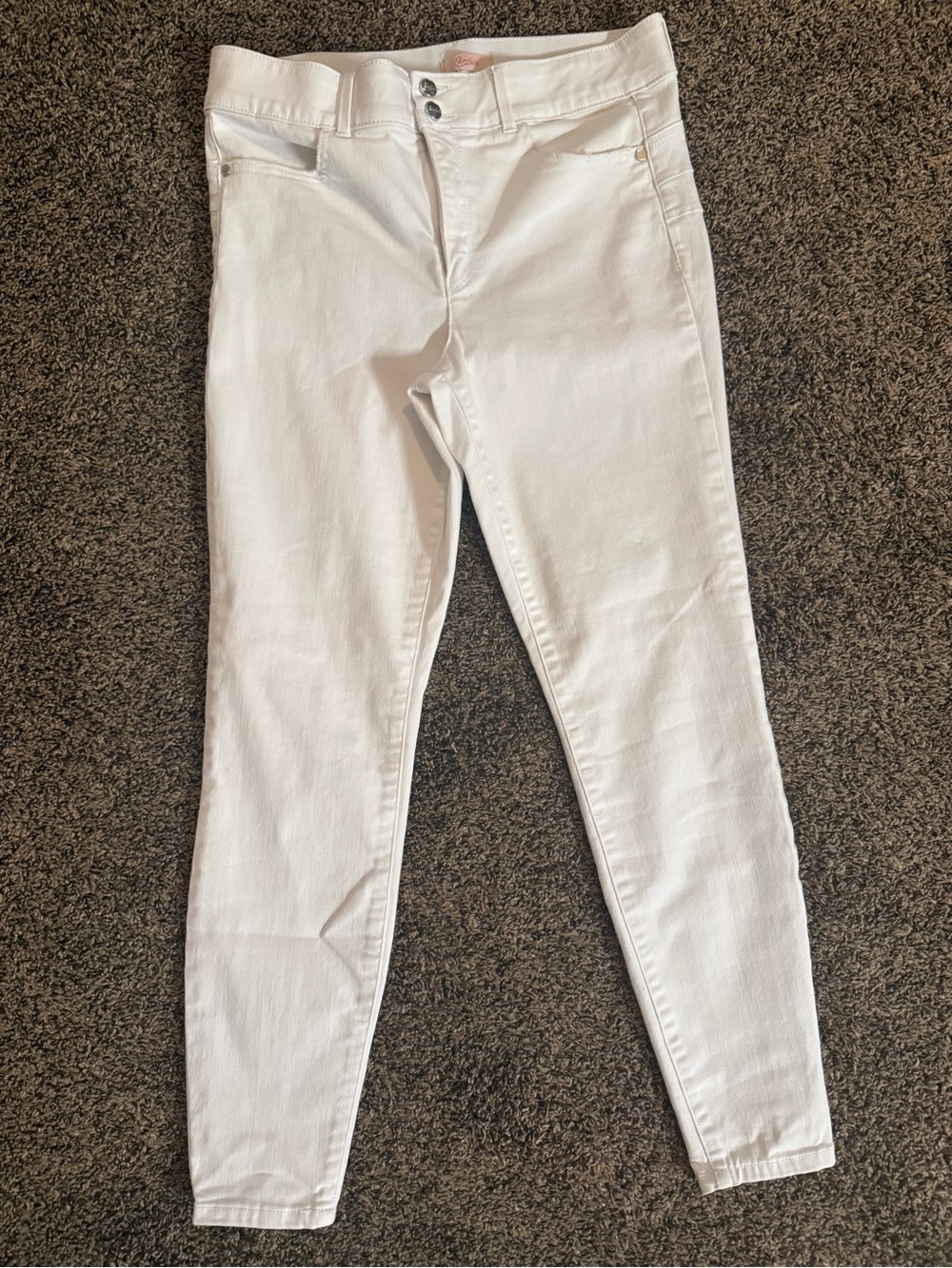 Candie's White Skinny Jeans with Pink Logo Tag